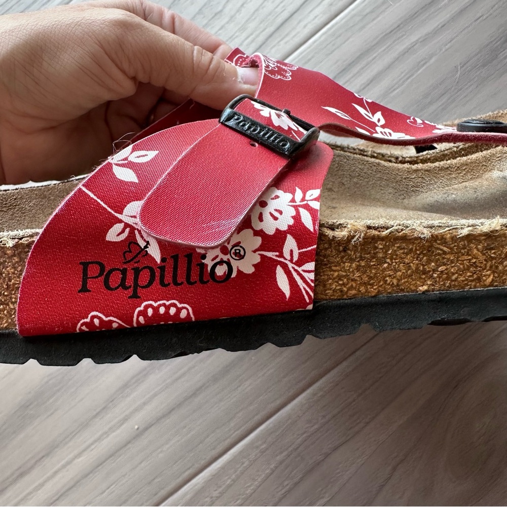 Birks Papillio T-Strap Floral Sandals - Picture 4 of 6